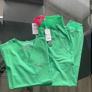 Women’s Safety Green Figs set